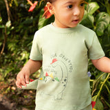 Conj. camiseta manga curta dino + bermuda moletinho verde
