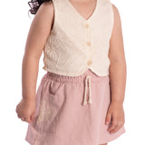 Conj. colete em laise natural + saia rosa