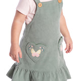 Conj. salopete com bolso de coração bordado borboleta + blusa rosa