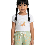 Conjunto infantil blusa malha off-white e shorts moletinho verde estampado laranjas