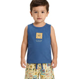 Conjunto infantil regata malha azul e bermuda tactel estampada férias