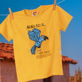 Camiseta infantil malha amarela patch arara-azul