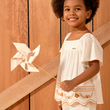 Conj. linho bata bordada manga borboleta + shorts bege