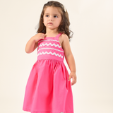 Vestido sem manga detalhe sianinha rosa