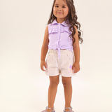 Conj. blusa sem manga babados e amarração lilás + shorts sarja