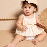 Vestido bebê malha bordado inglês com body malha bege claro
