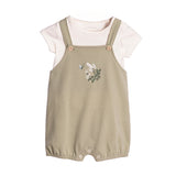 Conjunto bebê blusa suedine off-white e jardineira malha texturizada verde