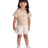 Conjunto infantil blusa malha bege e shorts em sarja off-white