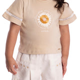 Conjunto infantil blusa malha bege e shorts em sarja off-white