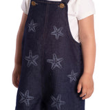 Conjunto infantil blusa cotton off-white e jardineira jeans