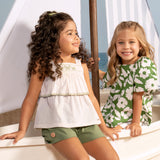 Conjunto infantil bata linho natural e shorts linho verde