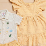 Vestido infantil tecido bordado inglês amarelo-manteiga