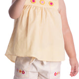 Conjunto infantil bata tecido listrado amarelo e shorts linho bordado