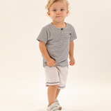 Conj. camiseta manga curta listrada + bermuda bege