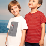 Conj. camiseta manga curta off white + bermuda vermelha