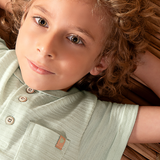 Conj. camiseta manga curta verde claro + bermuda bege