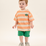 Conj. camiseta manga curta listrada laranja + bermuda verde