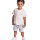 Conjunto infantil camiseta malha off-white e bermuda moletinho listrado azul
