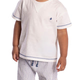Conjunto infantil camiseta malha off-white e bermuda moletinho listrado azul
