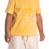 Conjunto infantil camiseta malha amarela e bermuda malha sarjada bege