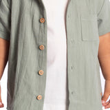 Camisa manga curta tecido texturizado verde